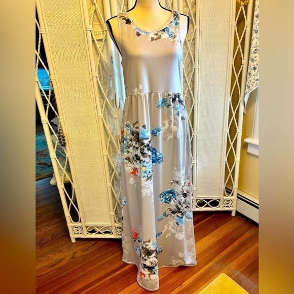 Maxi Dress Grey with Blue Pink White Flowers Round Neck Pockets size Large - Picture 4 of 16